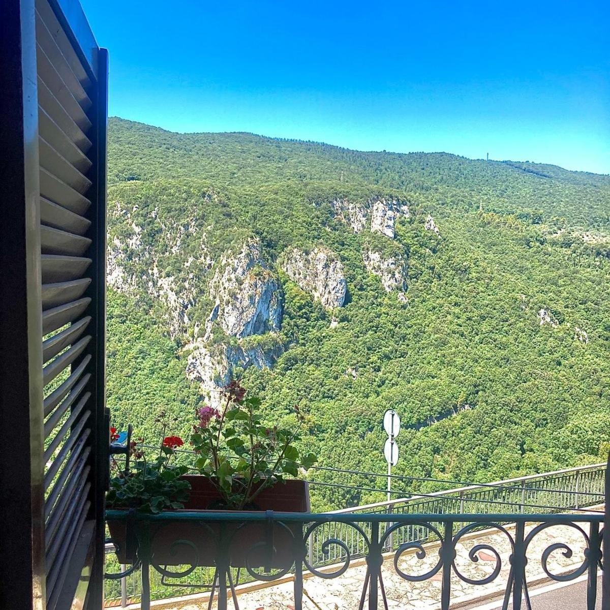 Maya : Casa Rustica Con Vista Panoramica Narni Esterno foto